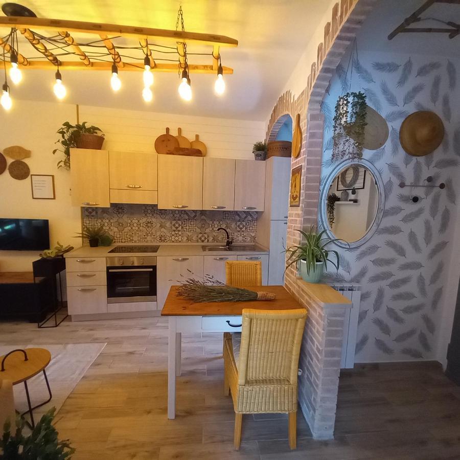 Casa Fiorita 22 Porto Ceresio Daire Dış mekan fotoğraf