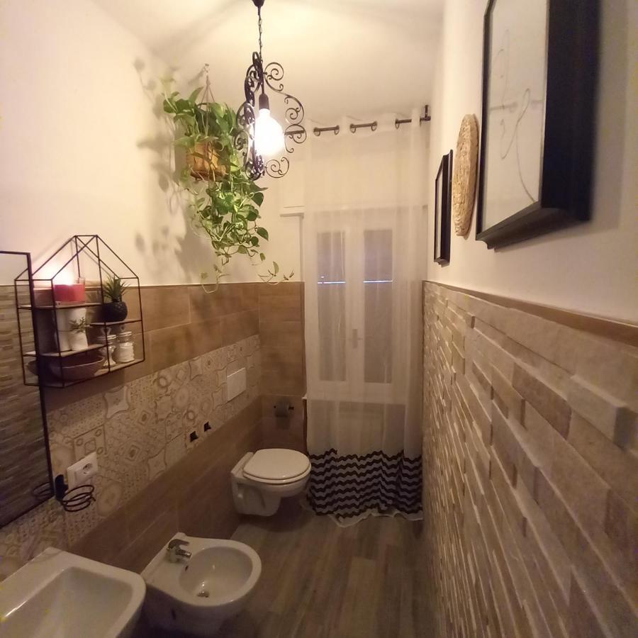 Casa Fiorita 22 Porto Ceresio Daire Dış mekan fotoğraf